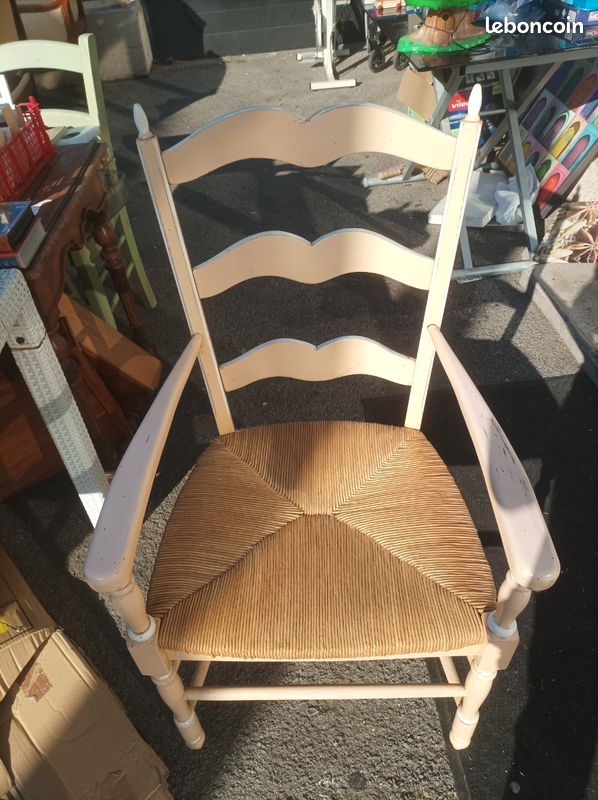 Fauteuil ancien en bois (image 1)