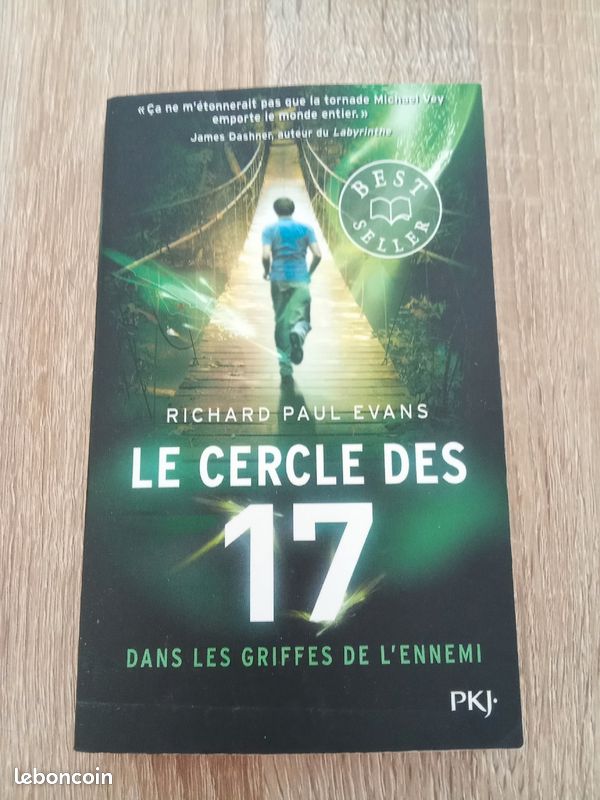 Richard Paul EVANS 🫧 Le cercle des 17 Dans les griffes de l'ennemi (image 1)