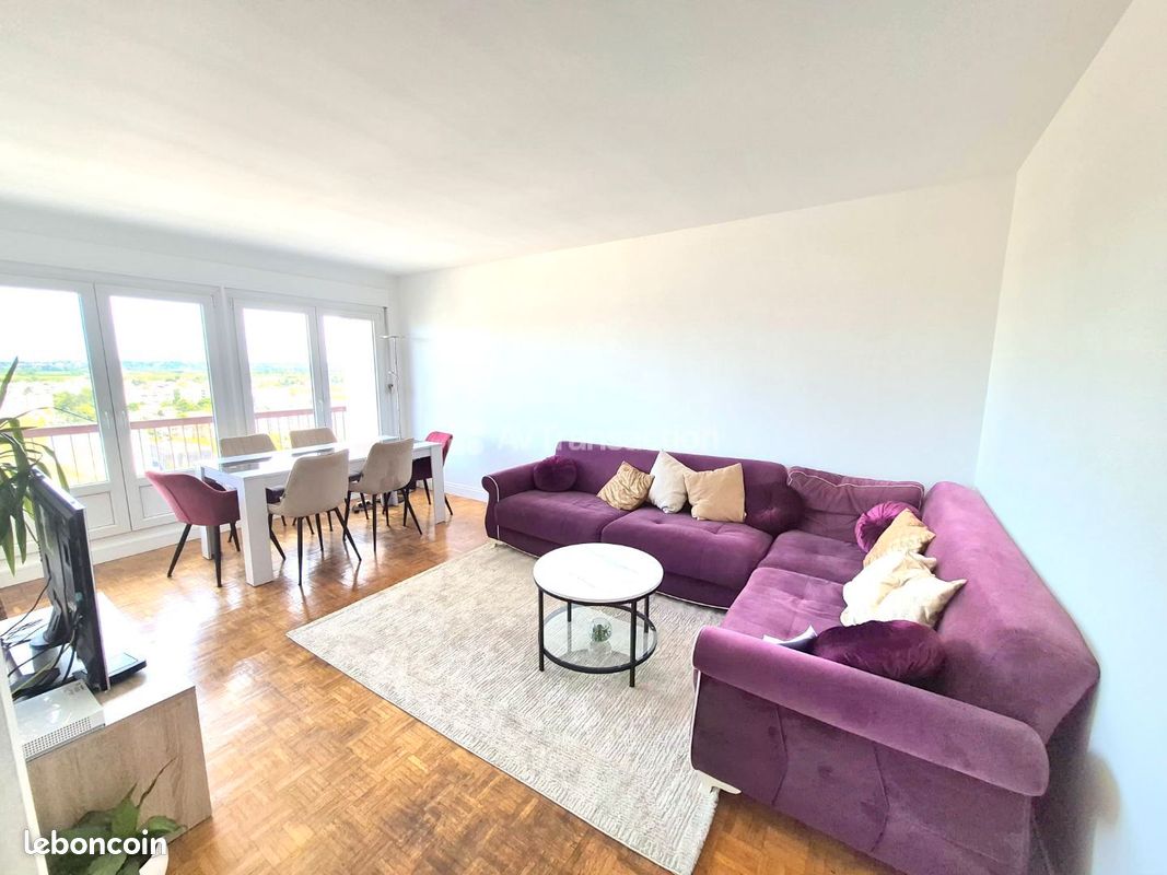 Parking 4 pièces 82 m² · à Bron · 82 m² · 172 000 €