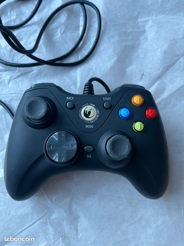 Manette De Jeu Nacon GC-100XF Blanche Pour PC - 2 Moteurs Vibration