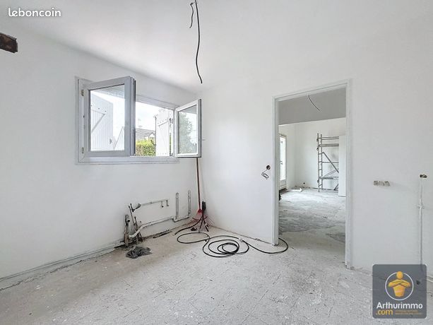 https://img.leboncoin.fr/api/v1/lbcpb1/images/a4/4f/68/a44f68571398b3a45ec8a6b5702551100f5ce922.jpg?rule=ad-image