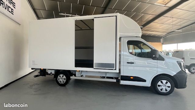 44 990 ht / Nissan interstar caisse 22m3 hayon porte laterale capucine 2.0 dci 170 cv bvm6 N-CONNECTA neuf (image 4)