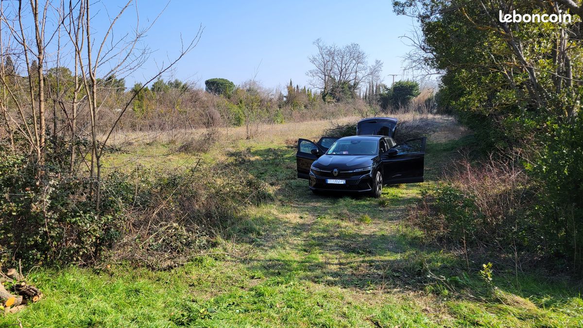 Terrain agricole irrigué 8000 m2 · à Cabannes · 35 000 €