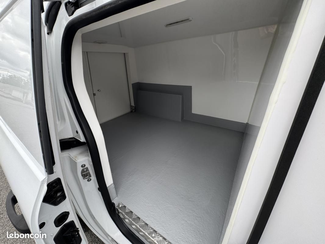 Renault Kangoo Van L2 BLUE DCI 115 GRAND CONFORT - CAISSE ISOTHERME (image 13)