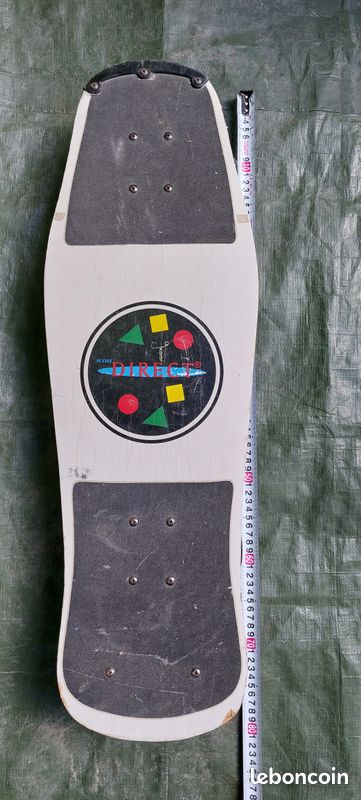 Skateboard (image 1)