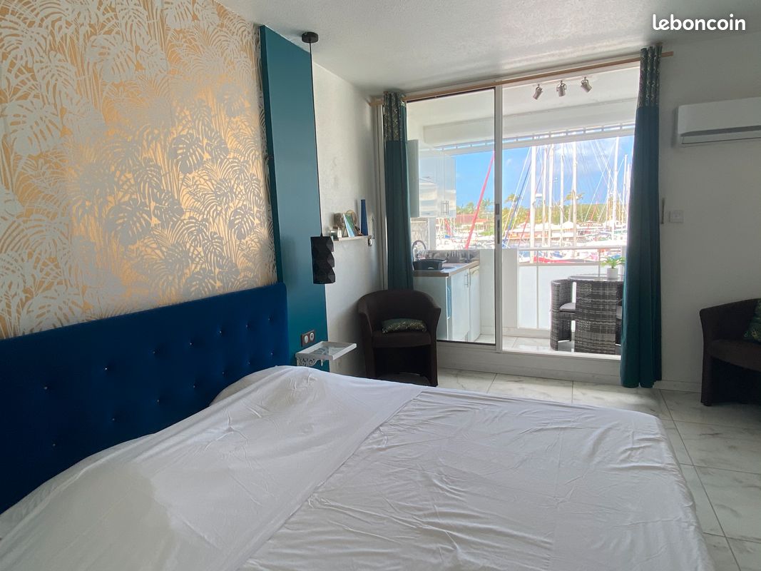 Studio avec vue sur la Marina à St-François (image 1)