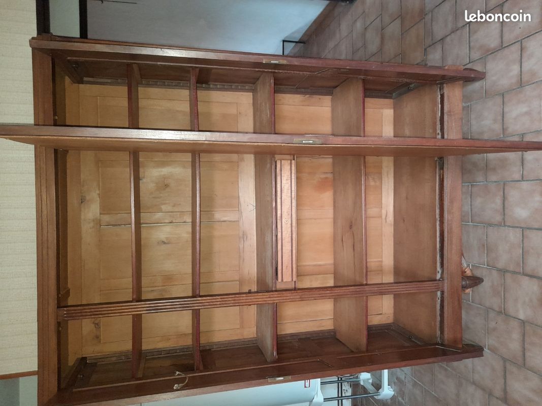 Armoire à Glace en Noyer, 1900 en vente sur