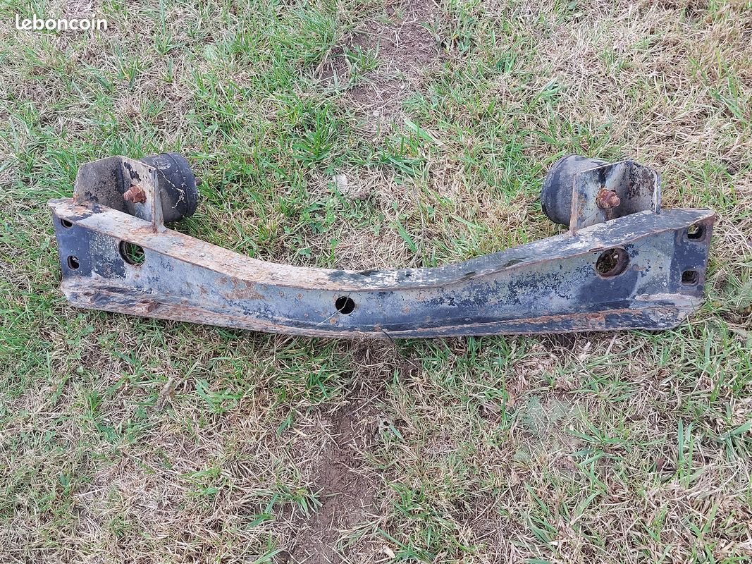 Traverse support moteur DAF 400 (image 3)