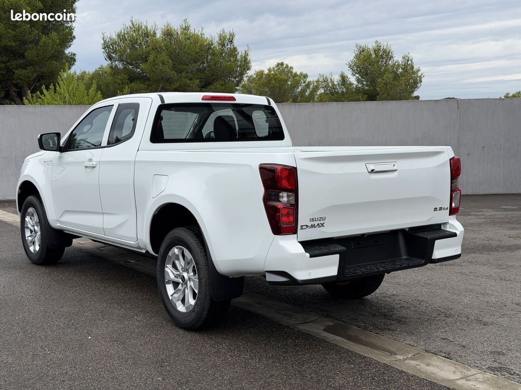 Isuzu D-Max Space Cab (Space 2+2) Evolution 2.2 Ddi BVA — Neuf 2026 - Pas de malus (image 3)