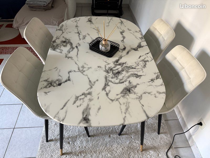 Table à manger en verre trempé effet marbre 4 personnes (image 1)