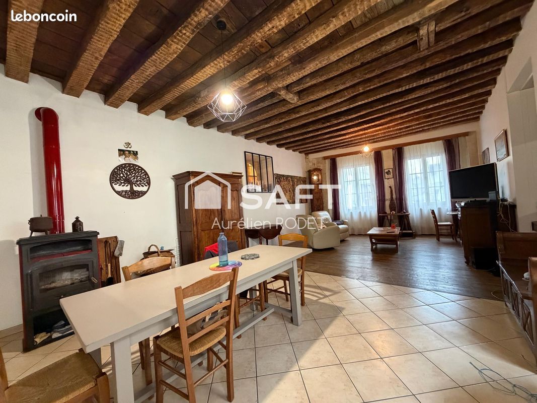 Maison 5 pièces 176 m² · à Issoudun · 176 m² · 200 000 €