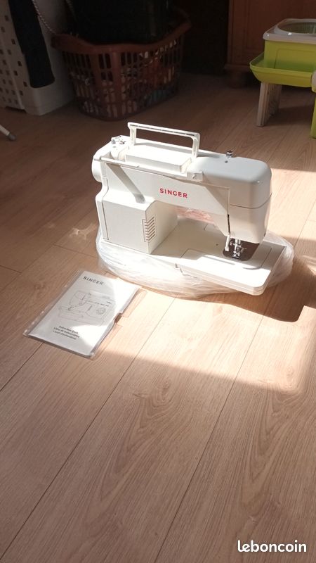 Machine à coudre (image 1)