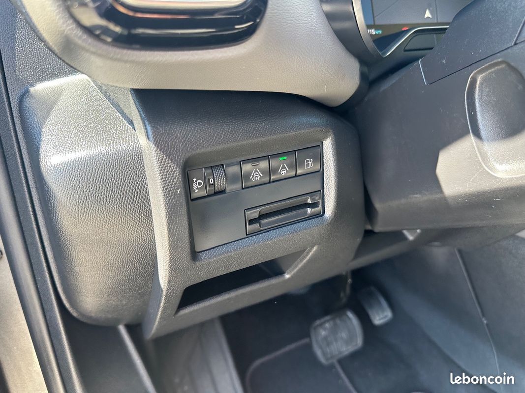 Citroën C5 AIRCROSS C-Series 1.6 225 Plug in Hybrid Rechargeable e-EAT8 Boîte auto {ATTELAGE - CAMERA - CLIM - CARPLAY} (image 33)