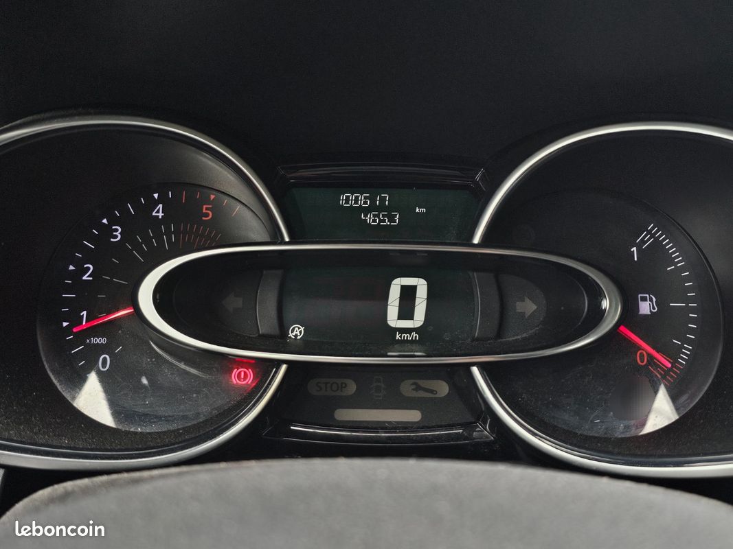 Renault CLIO IV Phase 2 1.5 dCi FAP 75 cv (image 11)