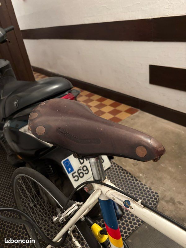 Selle Vélo Cuir Franceix N°6 – Noir – Vintage Made In France – Vélo De Ville