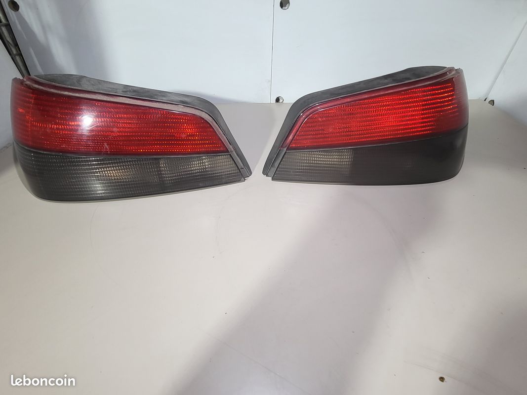 Feux arriere 306 Peugeot (image 1)