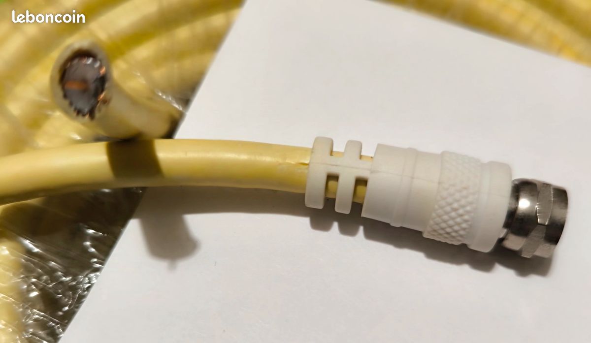 Câble coaxial avec prise satellite intégrée - 20 à 25 m dans emballage origine (image 3)