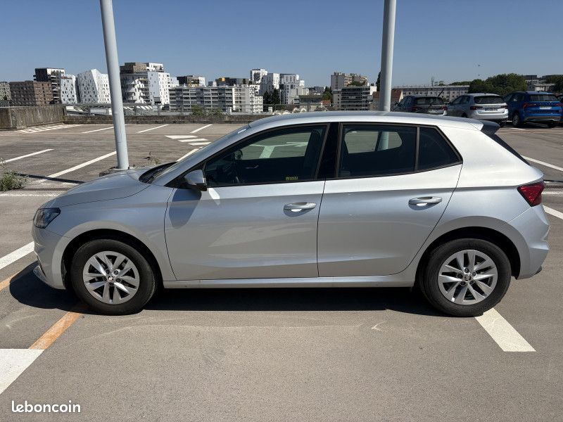 Skoda FABIA 1.0 MPI 80CH AMBITION *TVA RECUPERABLE (image 3)