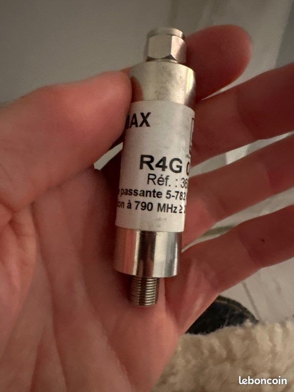 Part Numer R4g Triax R4G 059 Filtre de rejet LTE. Pas dans 5-782 MHz Rejet dans 791 ...