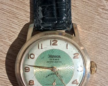Montre Vintage Hernor 15 Rubis - Mouvement Mécanique Manuel - Boîtier Carré Plaqué Or - Occasion Fonctionnelle