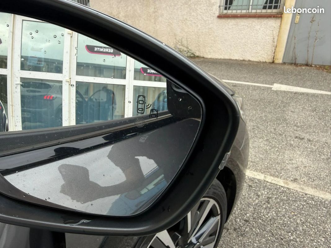 PEUGEOT 208 BlueHDi 100 S&S BVM6 GT (image 31)