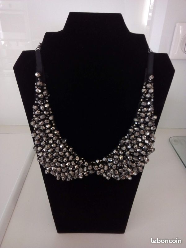 Magnifique col bijou en perles grises à porter aussi sur un vêtement (image 1)