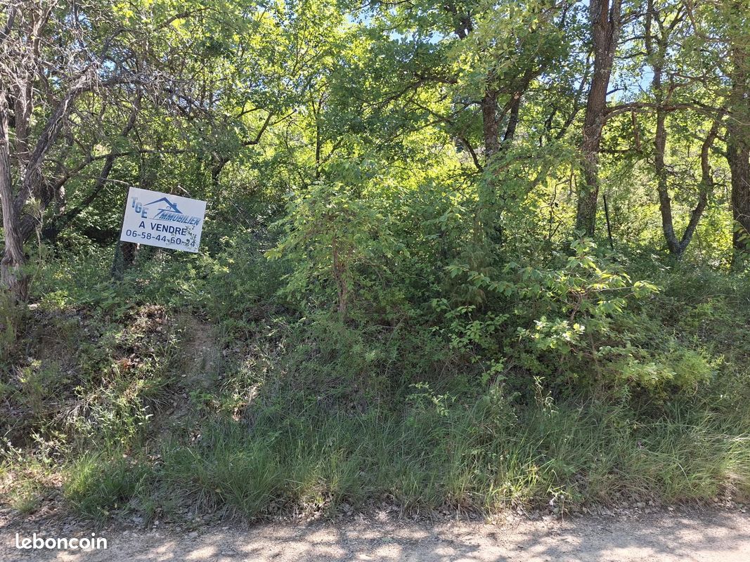 Terrain 1380 m² · à Artignosc-sur-Verdon · 1 380 m² · 89 000 €
