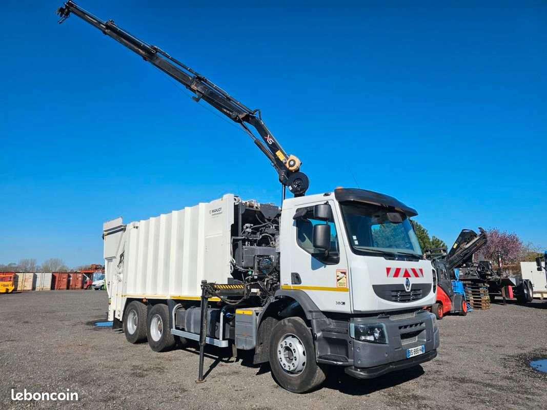Renault Renault Lander 6x4 / 127600km / grue HIAB (image 2)
