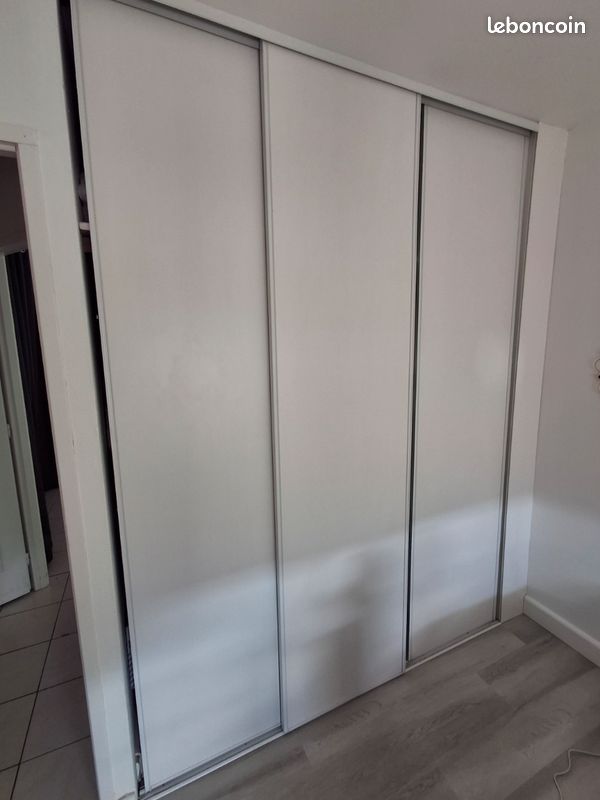 Porte coulissante de dressing (image 1)