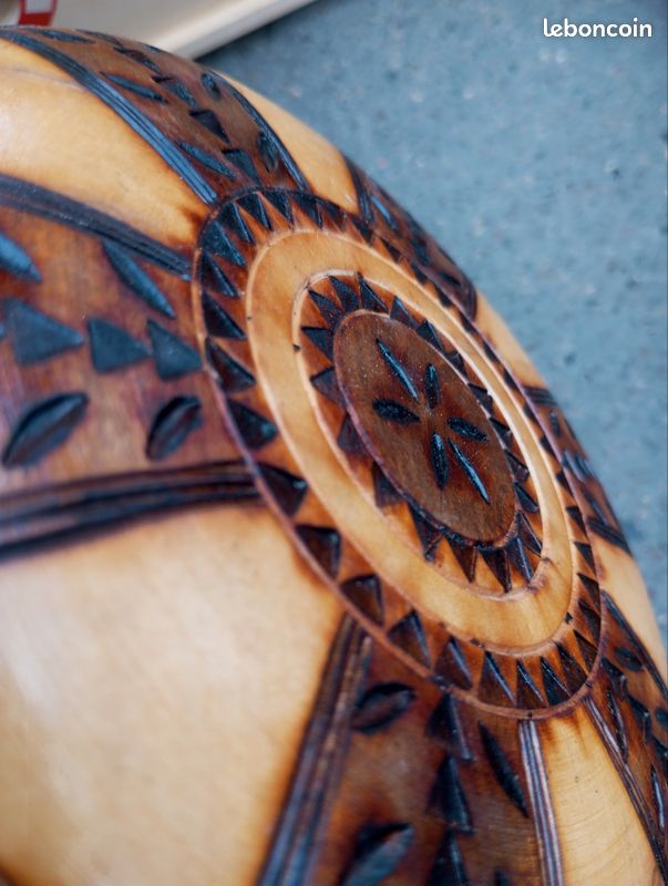 1970 gourde traditionnelle en bois plosca vin ou de l'eau de vie Roumanie Bouteille verre tout bois sculpté main artisanat populaire et folkloriq -signé de l'artiste- Ancien rétro vintage (image 2)