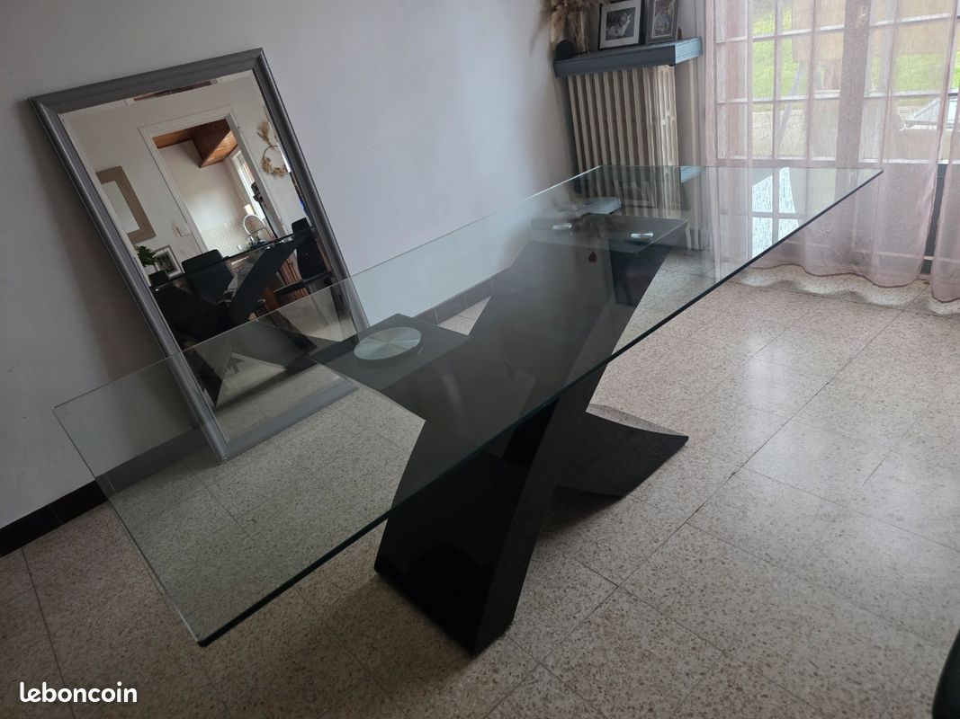 Grande table en verre (image 1)