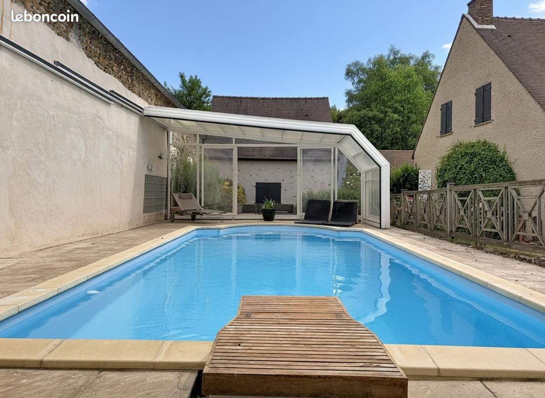 Maison 8 pièces 210 m² · à La Celle-les-Bordes · 210 m² · 597 000 €