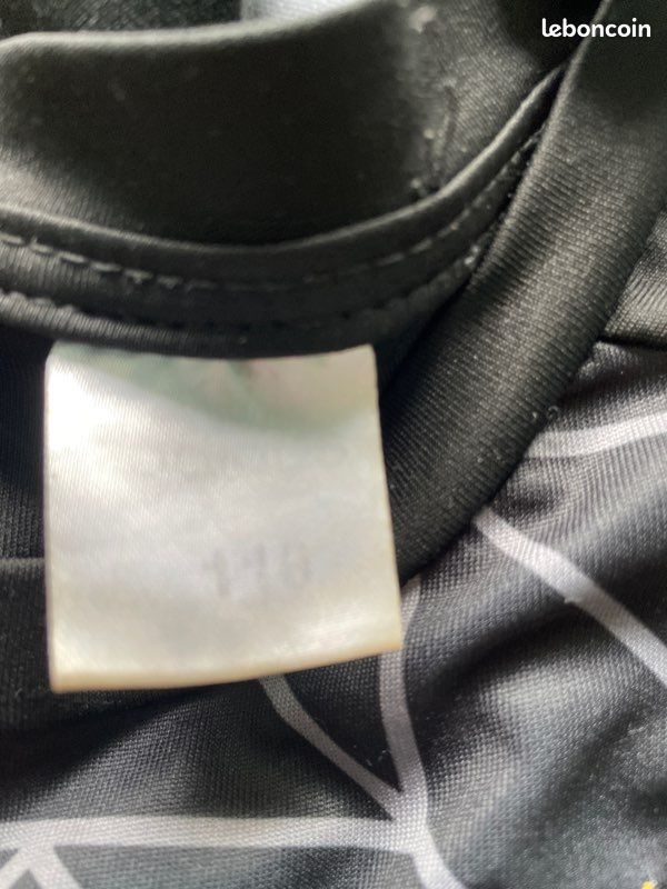 Lot de pantalon et t-shirt (image 6)