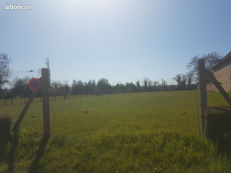 Terrain 1123 m² · à Saint-Pierre-la-Garenne · 75 000 €