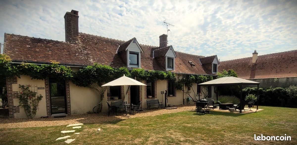 Maison 7 pièces 195 m² · à Monthodon · 195 m² · 348 800 €