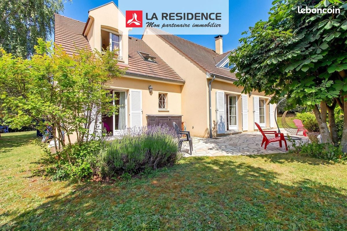 Maison 8 pièces 251 m² · à Aigremont · 251 m² · 995 000 €
