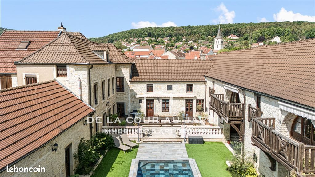 Maison 12 pièces 480 m² · à Corcelles-les-Monts · 480 m² · 990 000 €