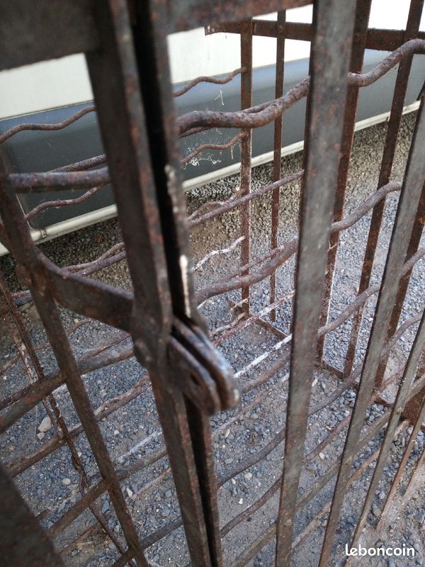 Porte bouteille avec porte (image 3)