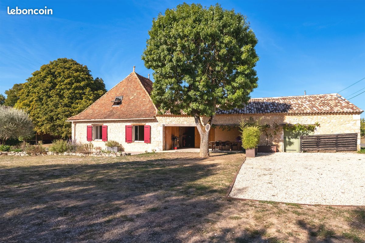 Maison 10 pièces 242 m² · à Monsaguel · 242 m² · 482 000 €