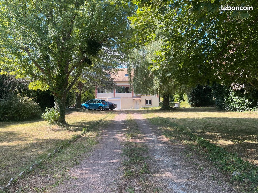 Maison 7 pièces 220 m² · à Fontaine-la-Gaillarde · 220 m² · 278 000 €