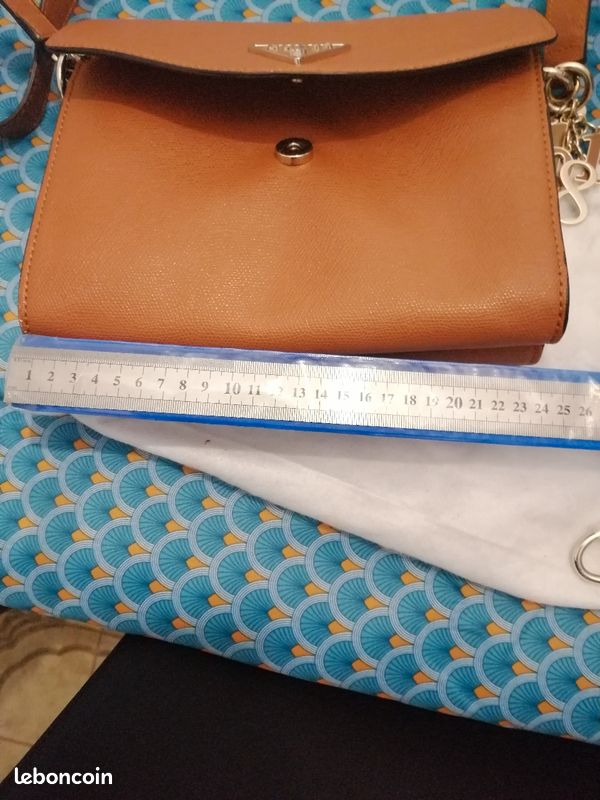 Sac bandoulière Guess (image 5)