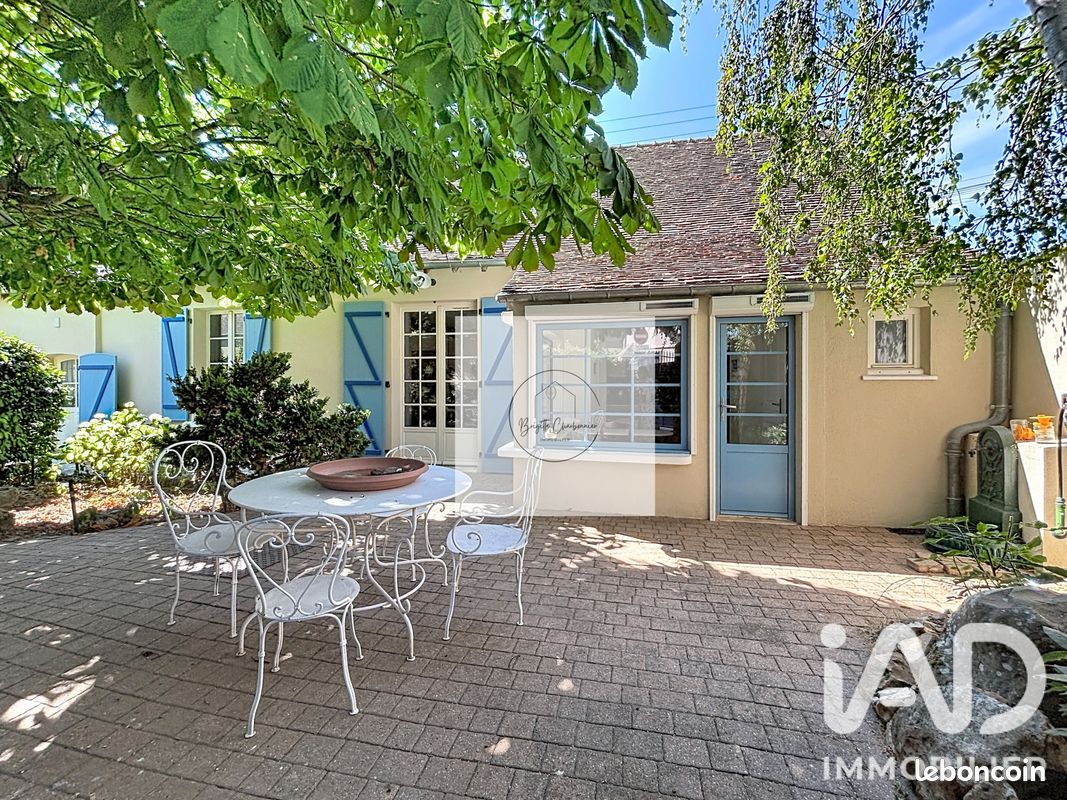 Maison 9 pièces 170 m² · à Tréon · 170 m² · 323 000 €