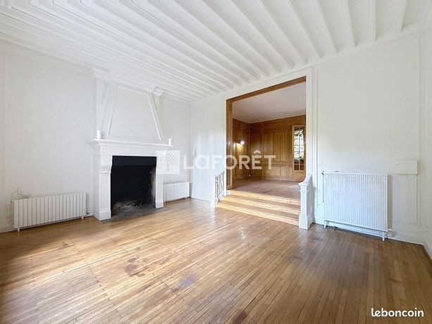 Maison 8 pièces 244 m² — 3