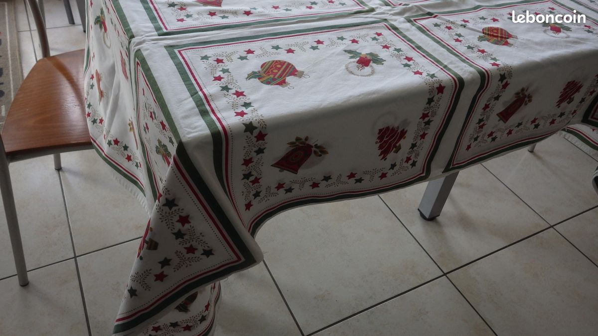 Nappe de Noël 150 x 150cm (image 2)