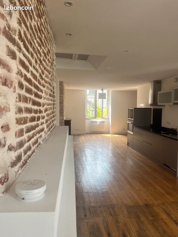 Appartement 2 pièces 63 m² · à Orléans · 63 m² · 900 €