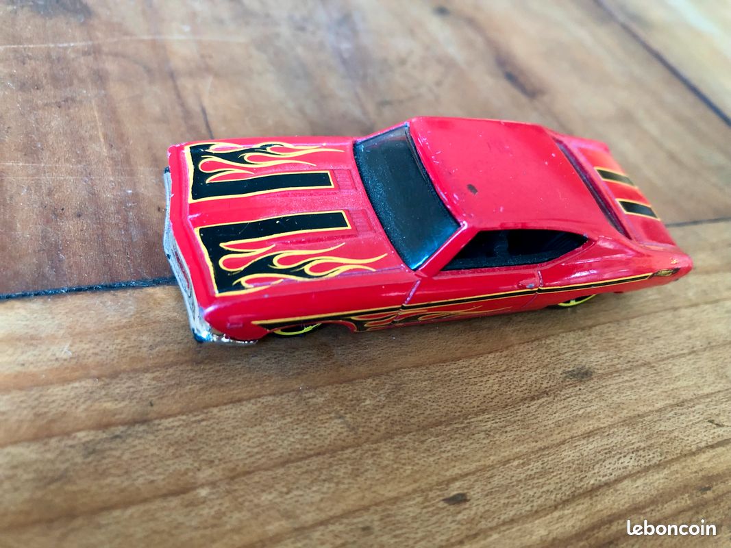 Lot de 10 voitures miniatures Hot Wheels (image 4)