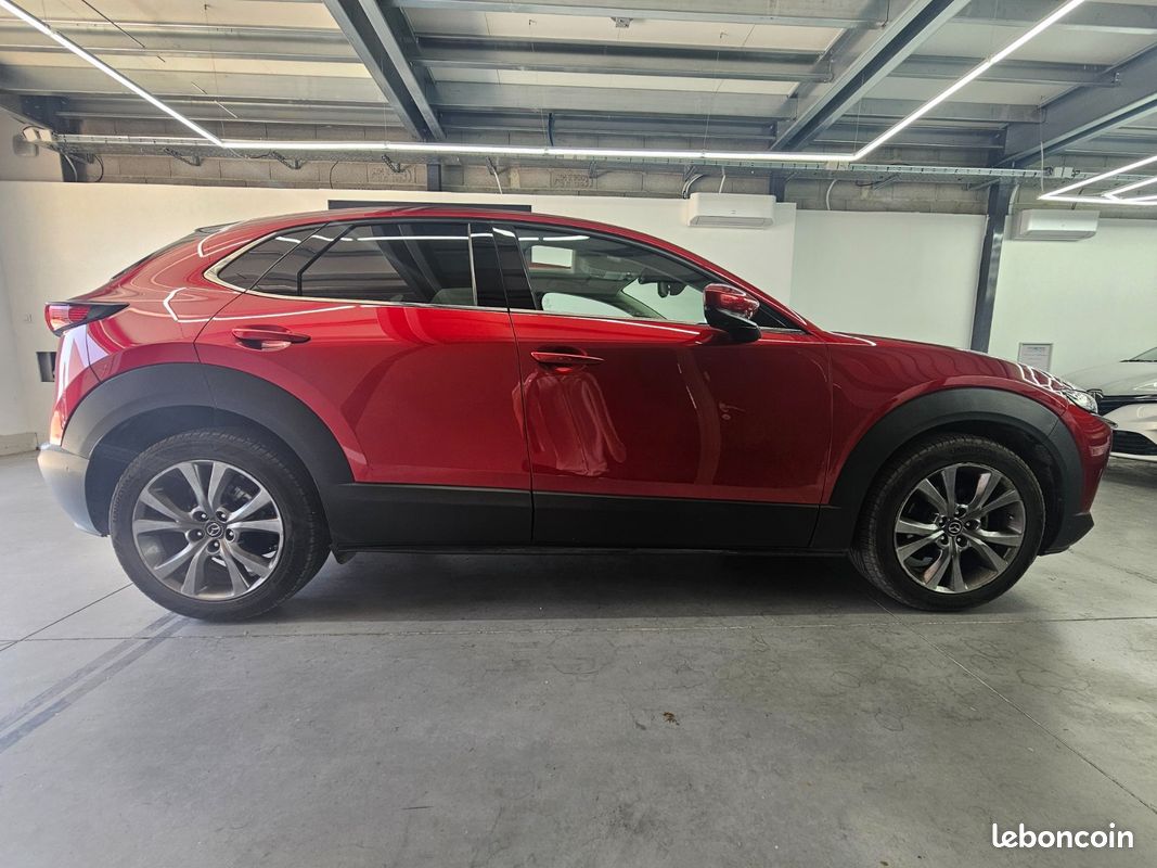 MAZDA CX-30 Exclusive 4x2 toit ouvrant / appel carPlay et Android auto / feux et essuis glace automatique / regulateur adaptatif / affichage tete auto / sièges et volant électrique chauffant (image 9)