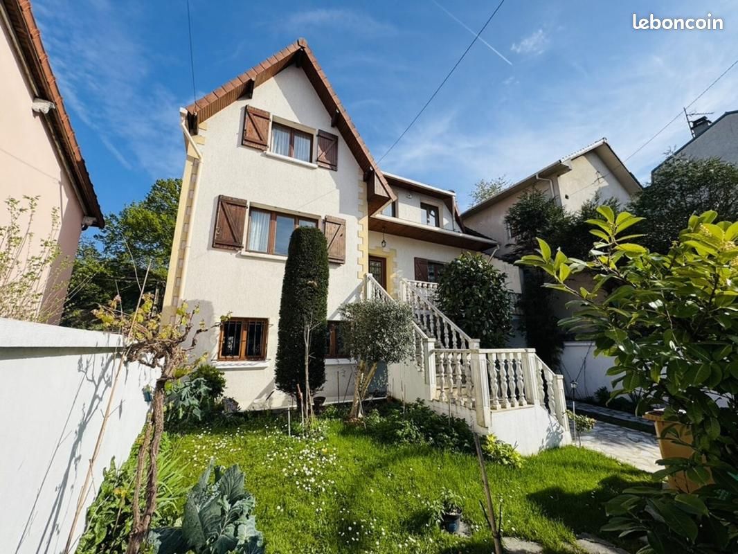 Maison 8 pièces 221 m² · à Livry-Gargan · 221 m² · 470 000 €