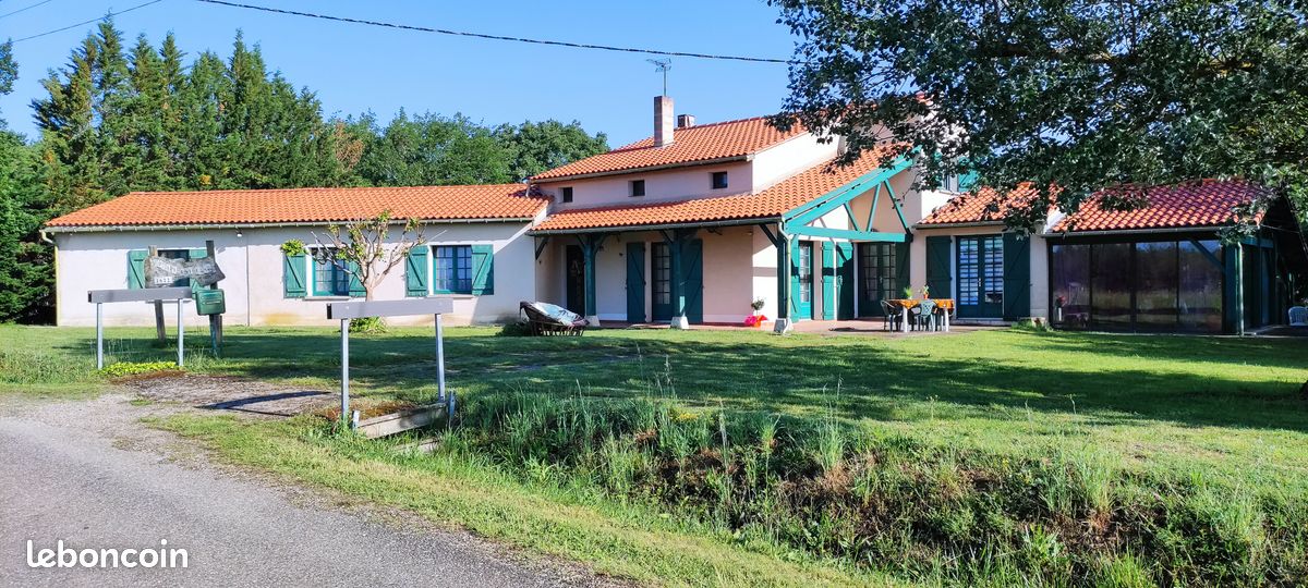 Maison 9 pièces 220 m² · à Layrac · 220 m² · 273 000 €
