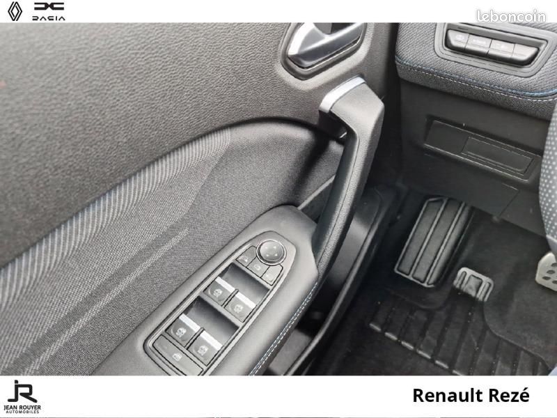 Renault Captur 1.6 E-Tech full hybrid 145ch esprit Alpine (image 24)